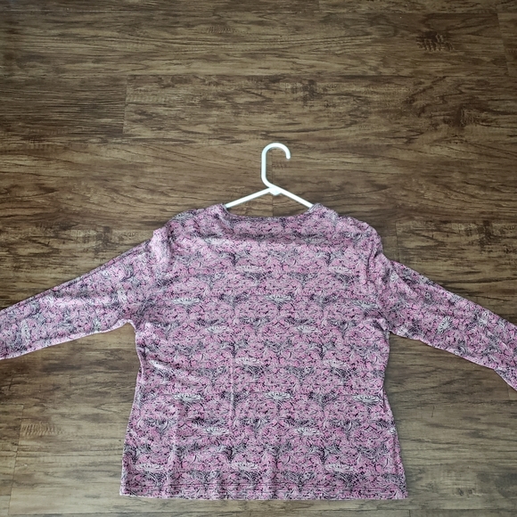 i.e. relaxed petite top with 3/4 sleeves - Picture 2 of 6